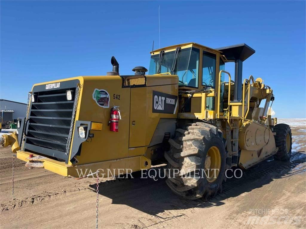 CAT RM300 아스팔트 리사이클러