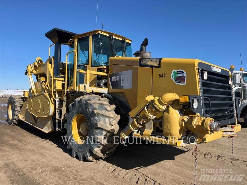 CAT RM300 아스팔트 리사이클러
