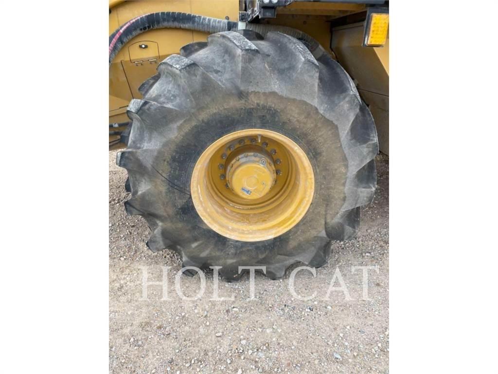 CAT RM400 아스팔트 리사이클러