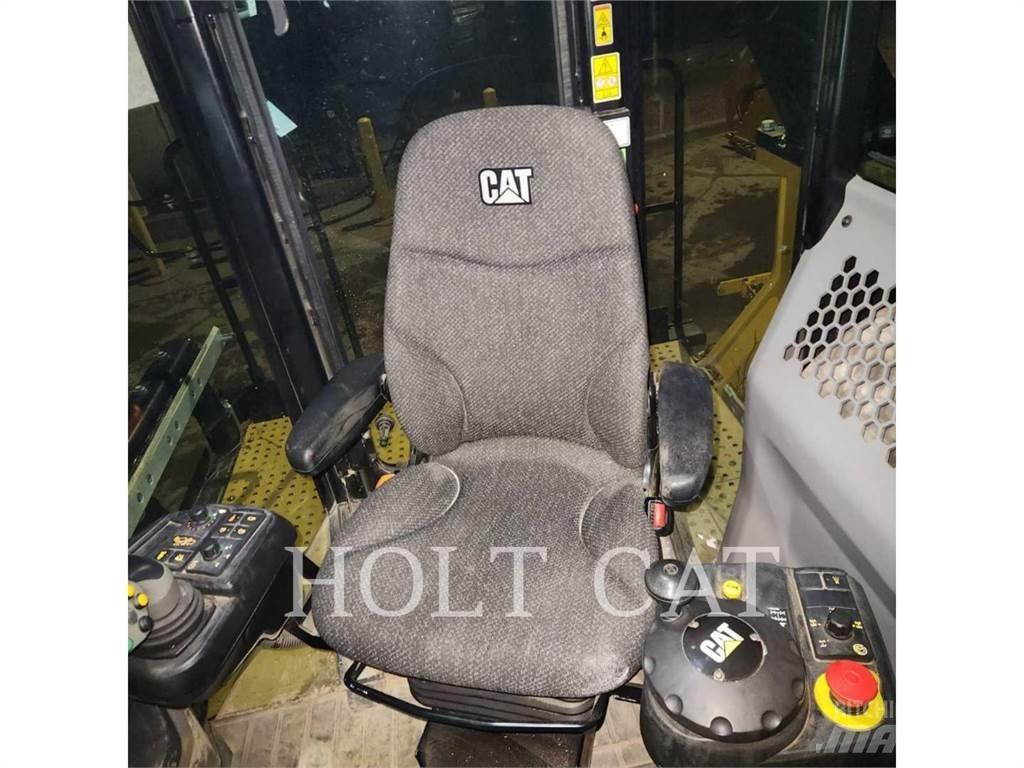 CAT RM400 아스팔트 리사이클러