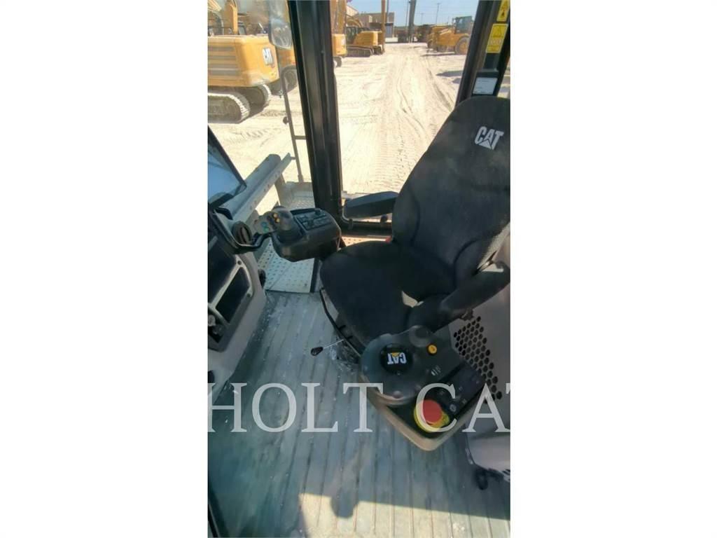 CAT RM400 CAB 아스팔트 리사이클러