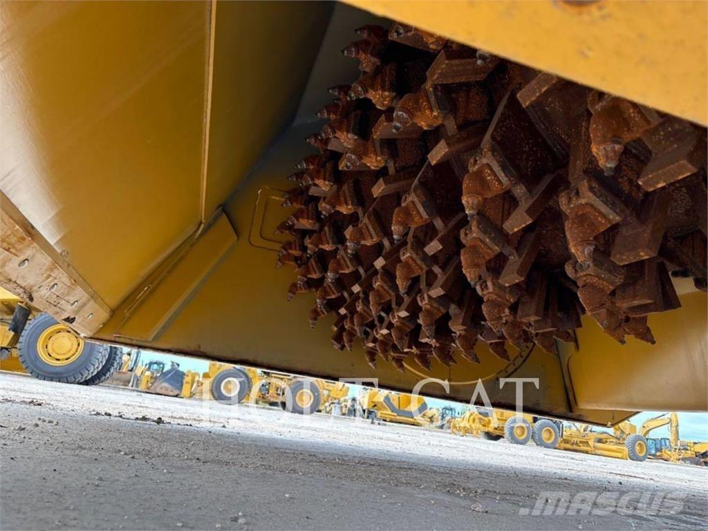 CAT RM400 CAB 아스팔트 리사이클러