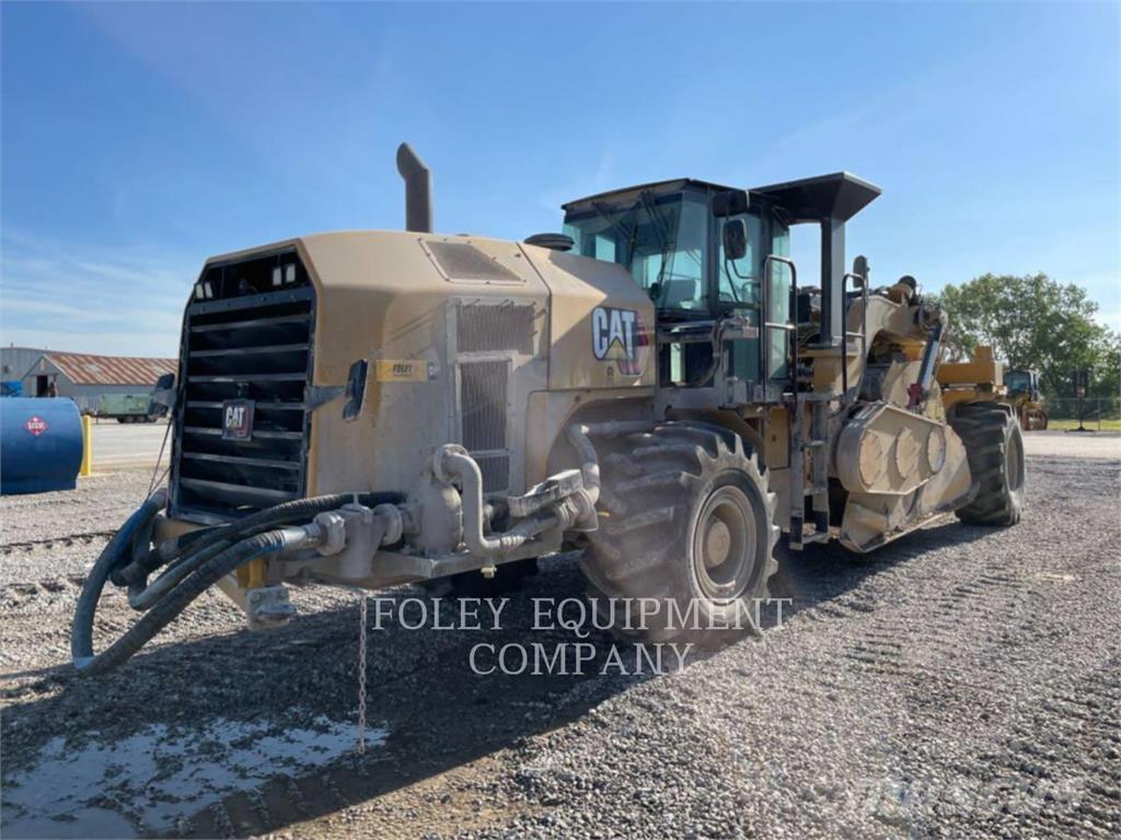 CAT RM500B 아스팔트 포장장비