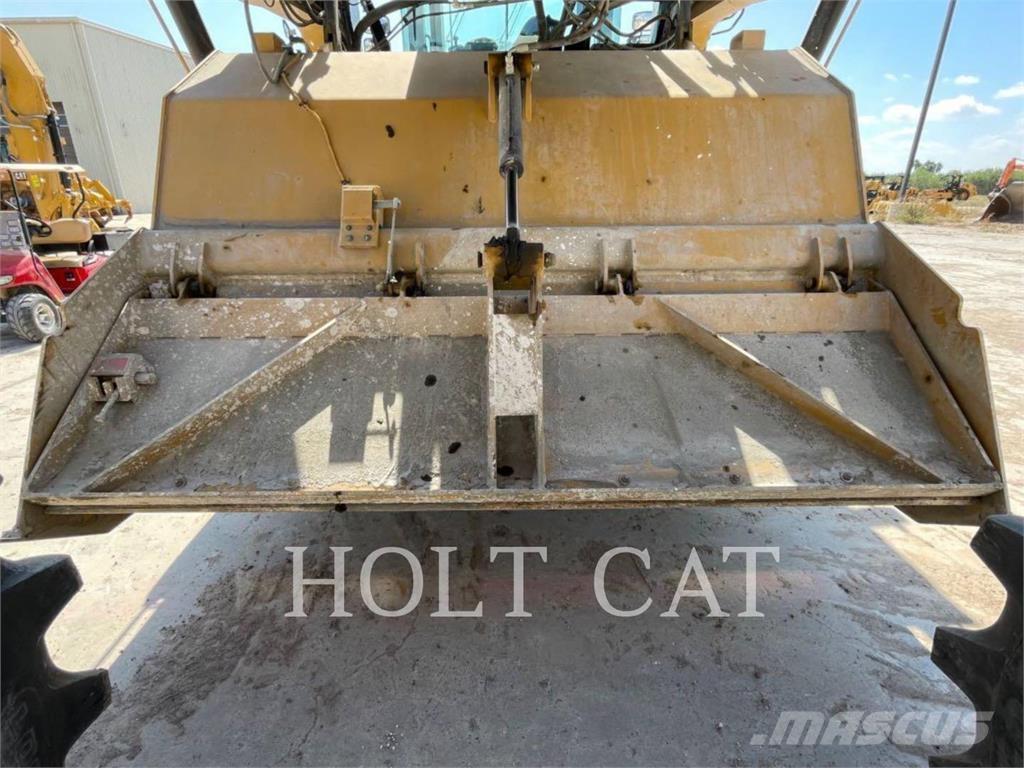 CAT RM500B CAB 아스팔트 리사이클러