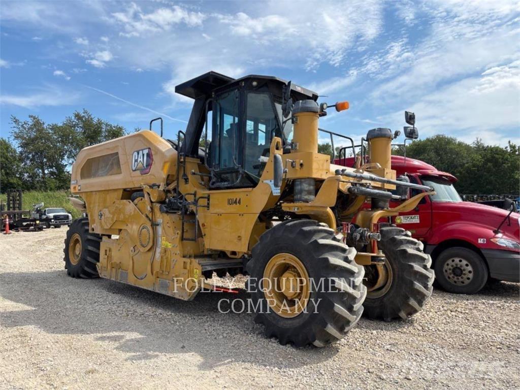 CAT RM600-01 아스팔트 포장장비