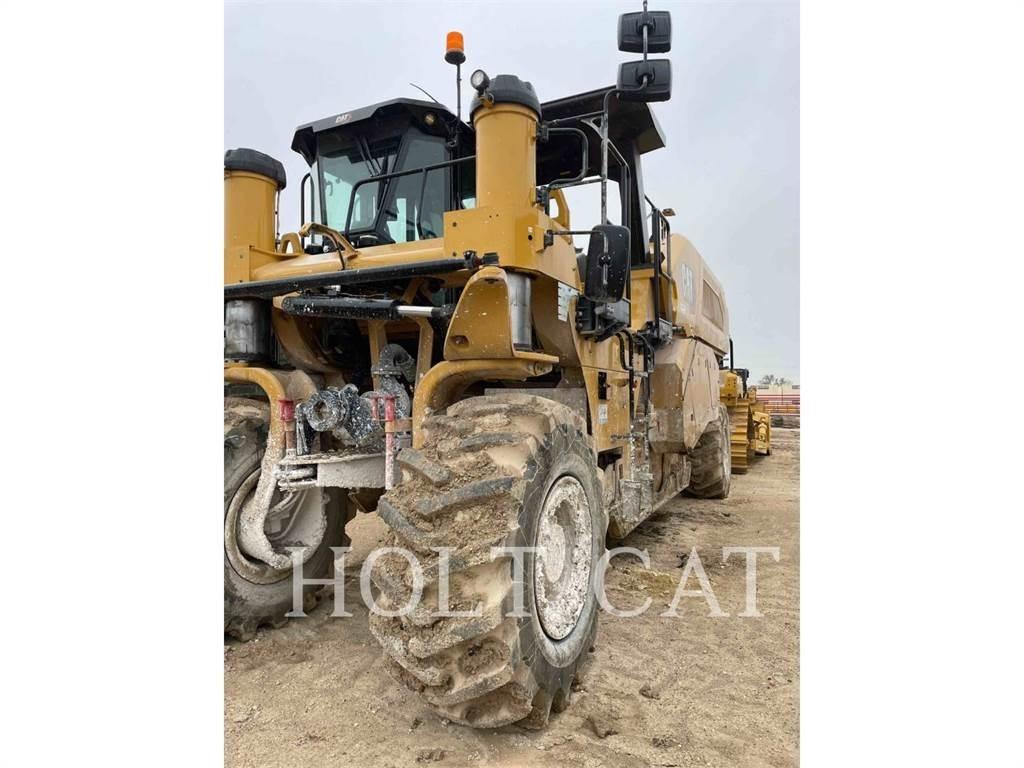 CAT RM600 CAB 아스팔트 리사이클러