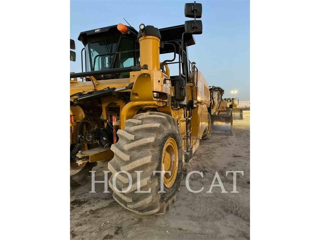 CAT RM800 아스팔트 리사이클러