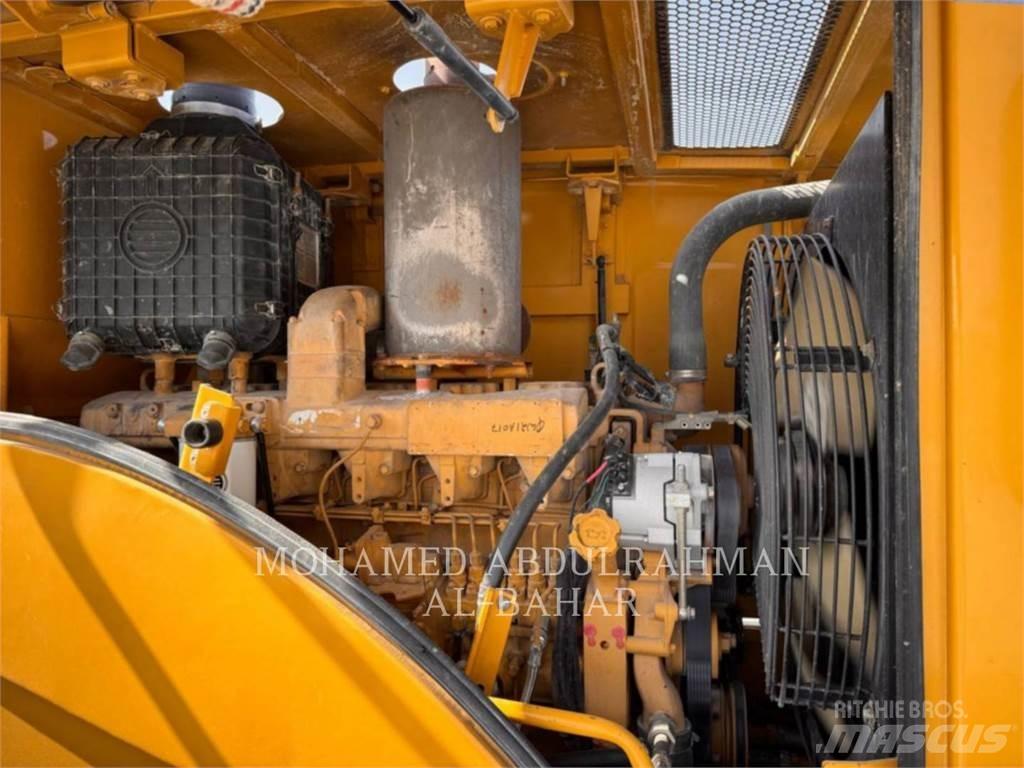 CAT SEM660D  휠로우더