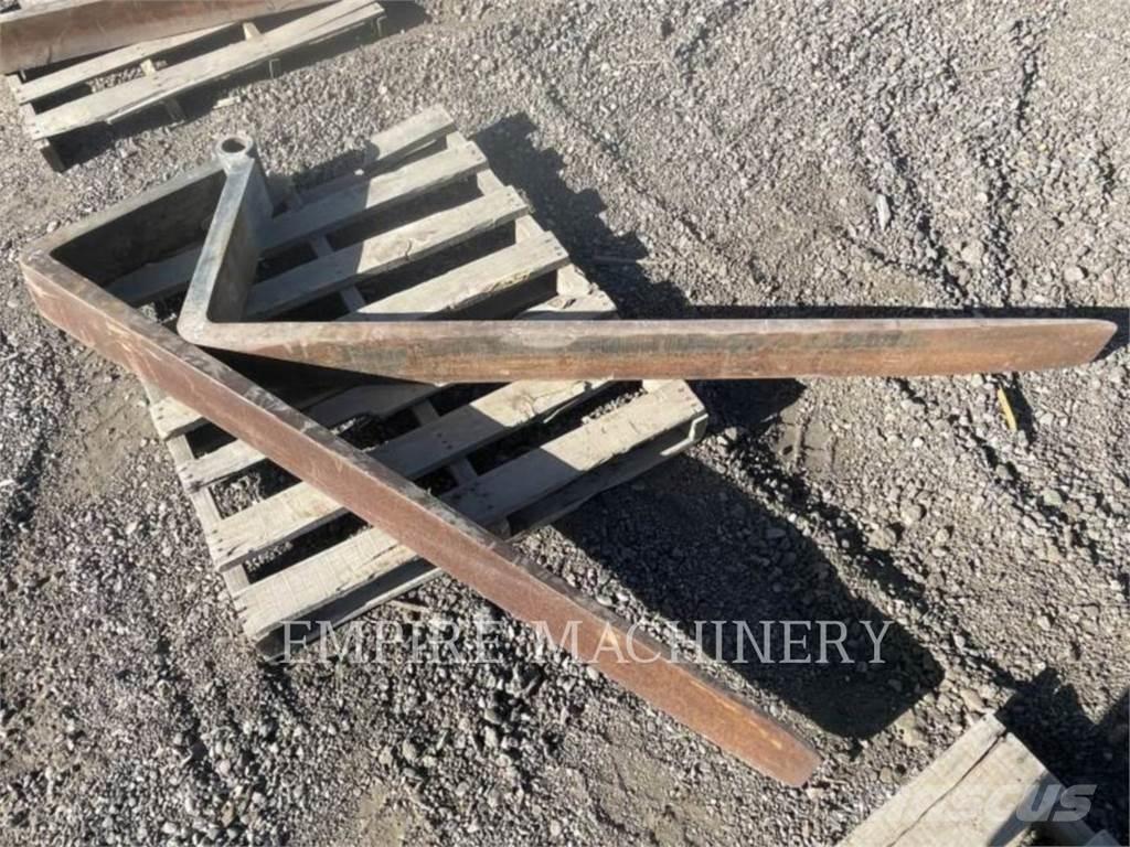 CAT TH TNS72 지게차