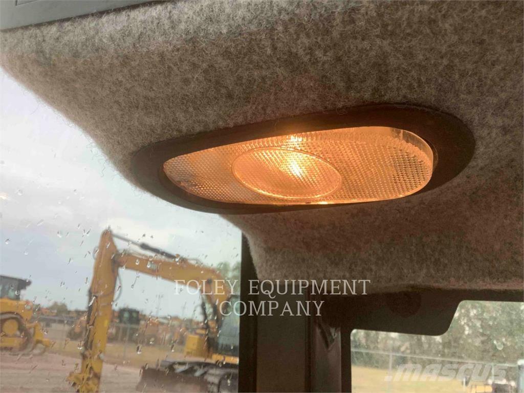 CAT TH255C 텔러 핸들러