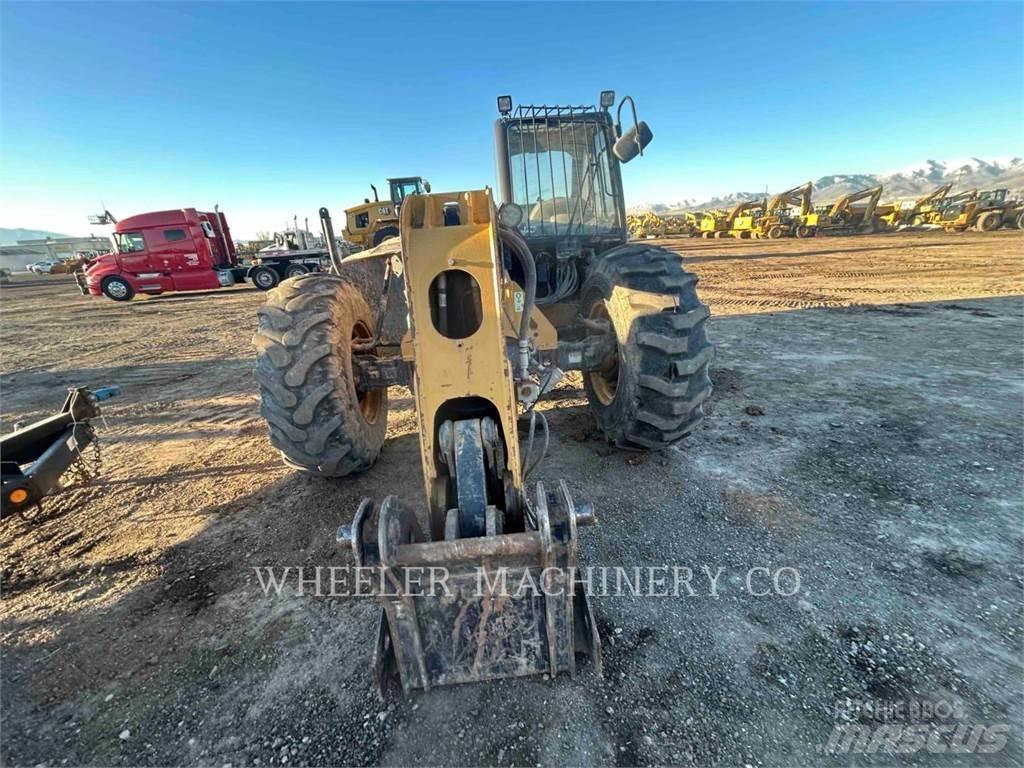 CAT TH330B 텔러 핸들러