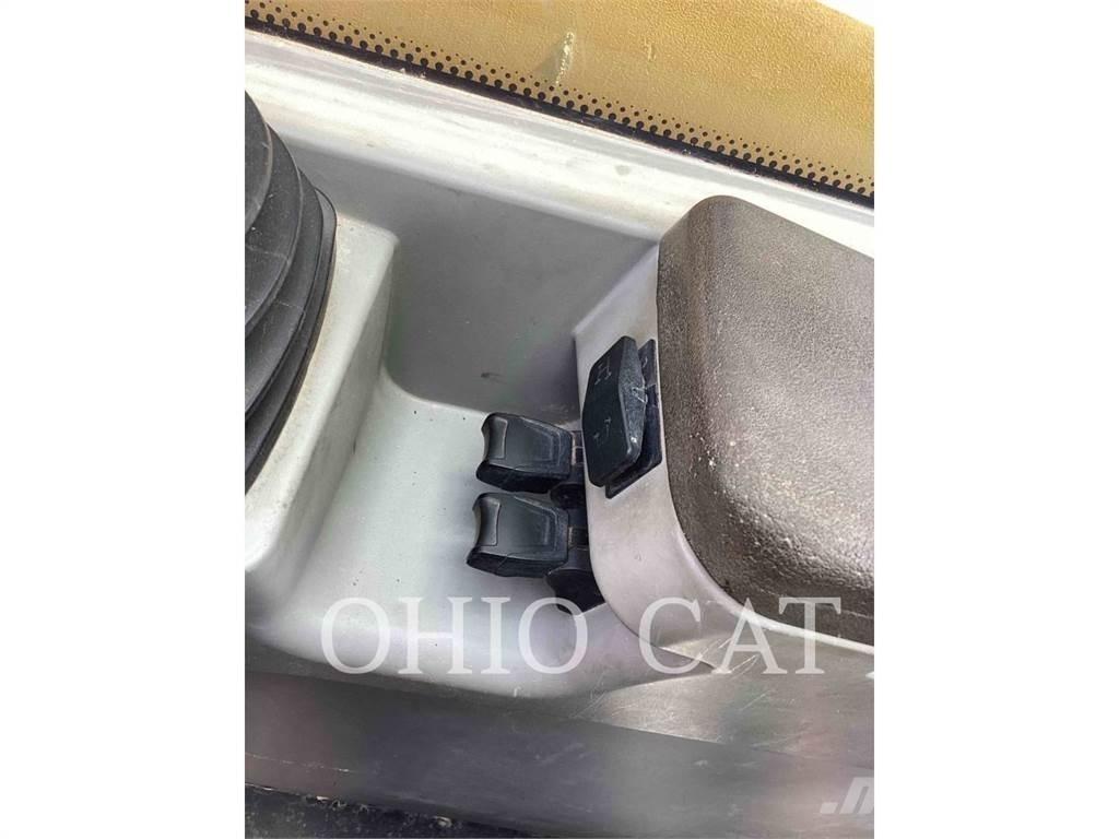 CAT TL1055D 텔러 핸들러