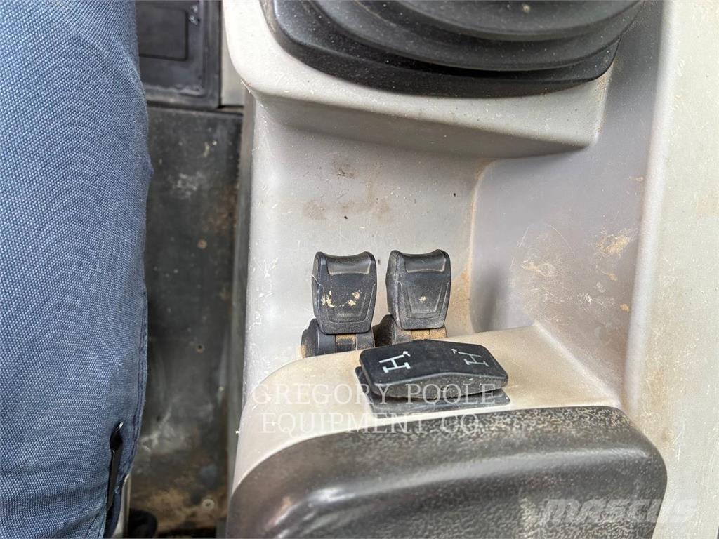 CAT TL1055D 텔러 핸들러