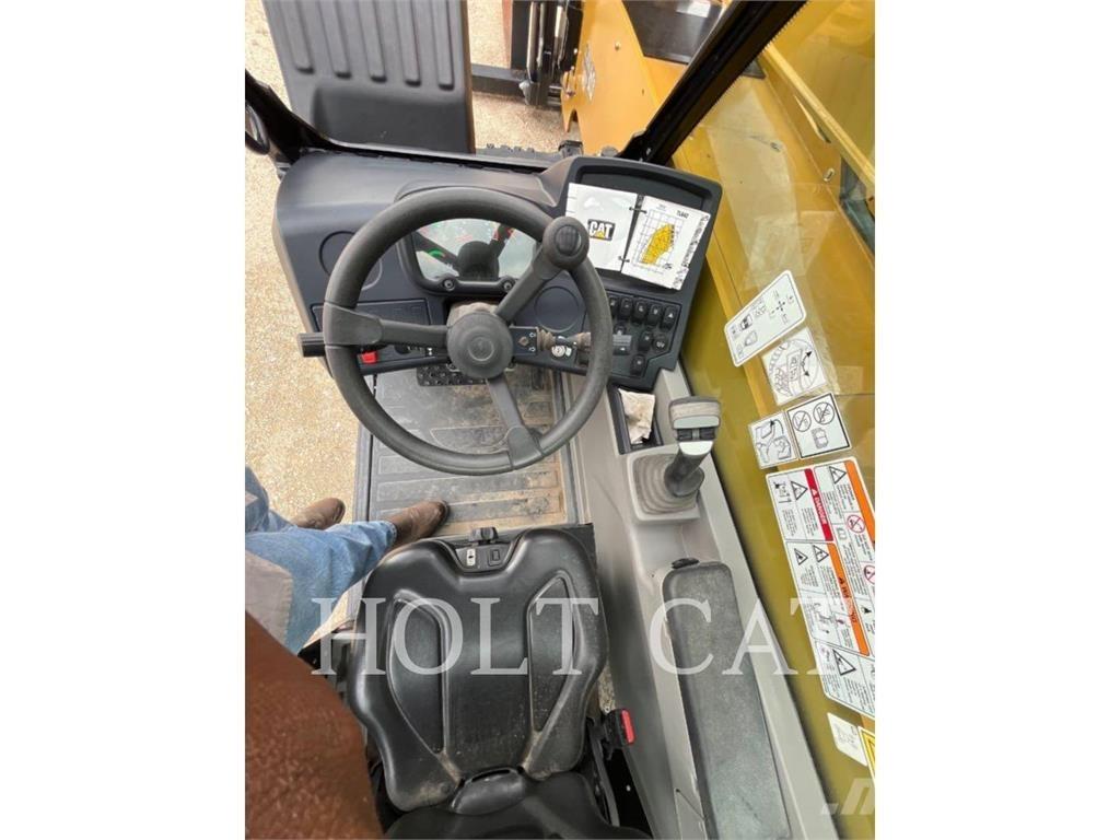 CAT TL642 텔러 핸들러