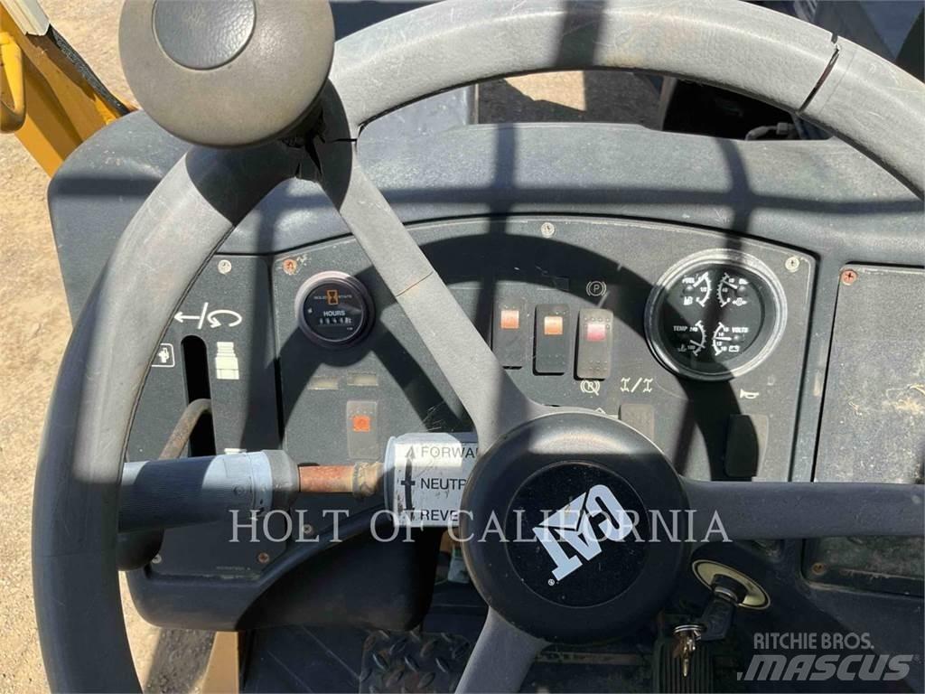 CAT TL943 텔러 핸들러