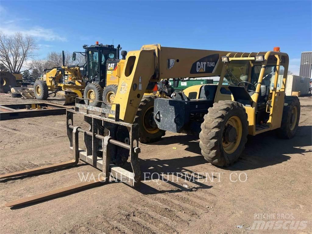 CAT TL943 텔러 핸들러