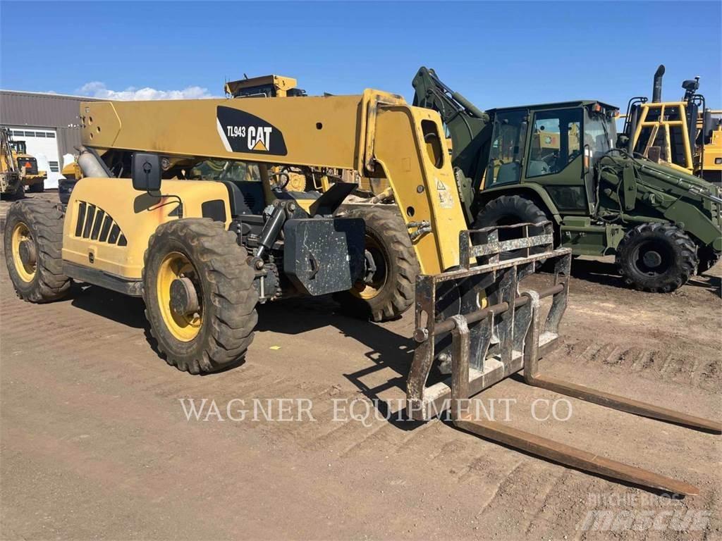 CAT TL943 텔러 핸들러