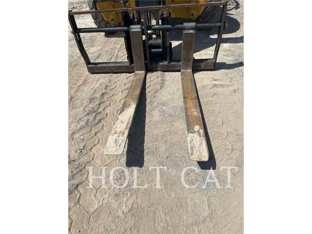 CAT TL943 텔러 핸들러