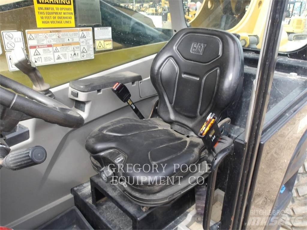 CAT TL943D 텔러 핸들러