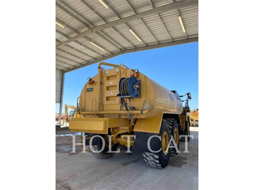 CAT W00 725 탱커 트럭