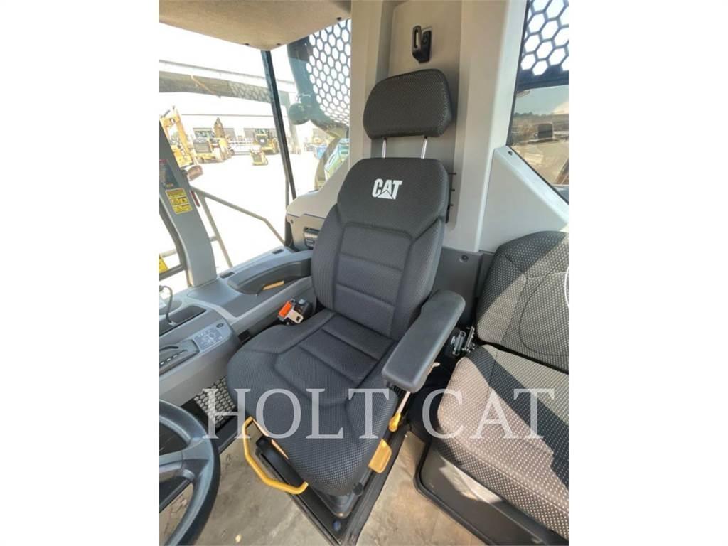 CAT W00 725 탱커 트럭