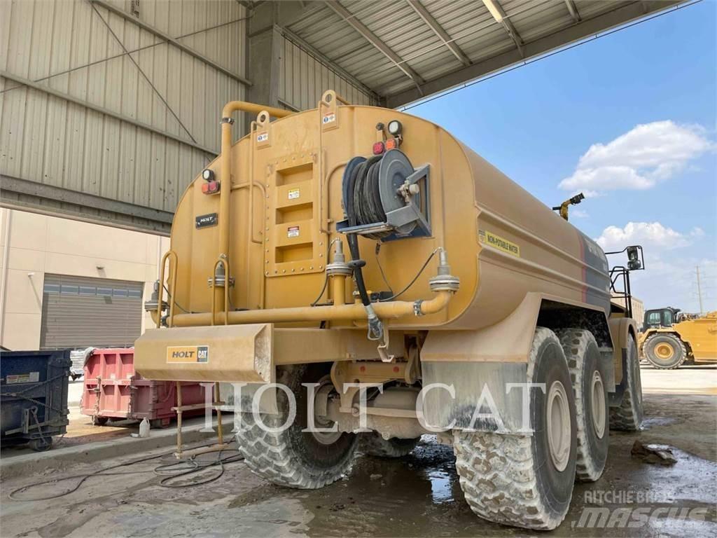 CAT W00 740 탱커 트럭