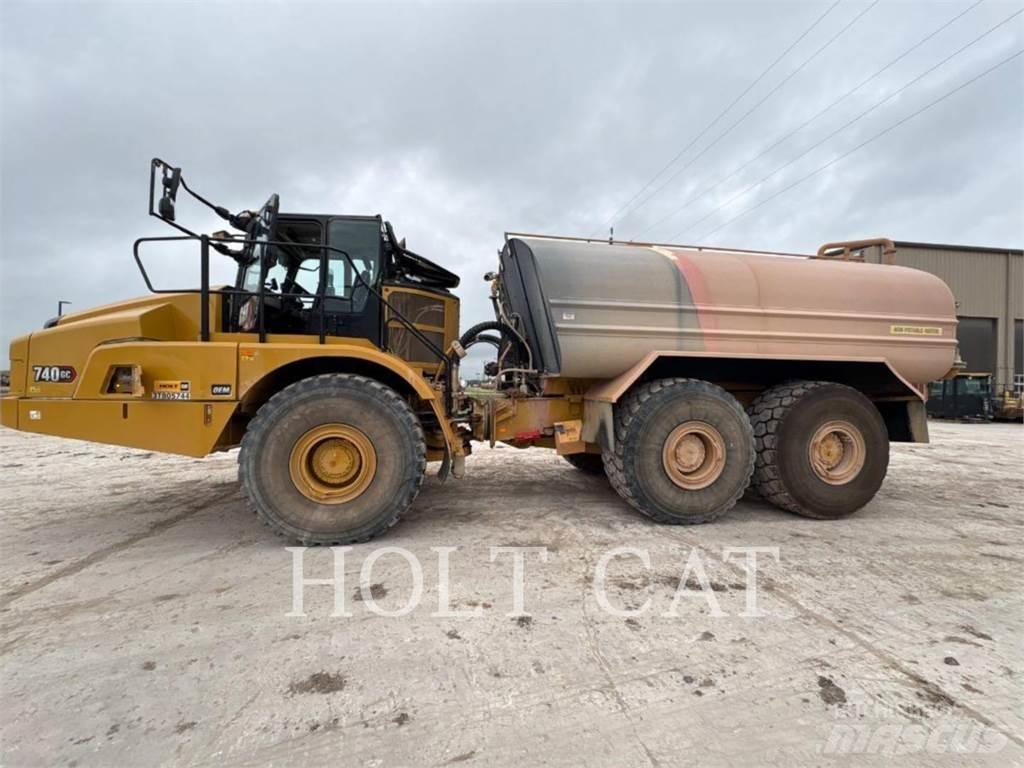CAT W00 740GC 탱커 트럭