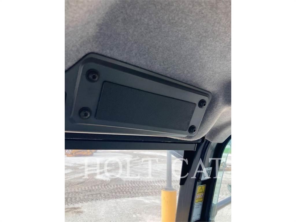 CAT W00 740GC 탱커 트럭