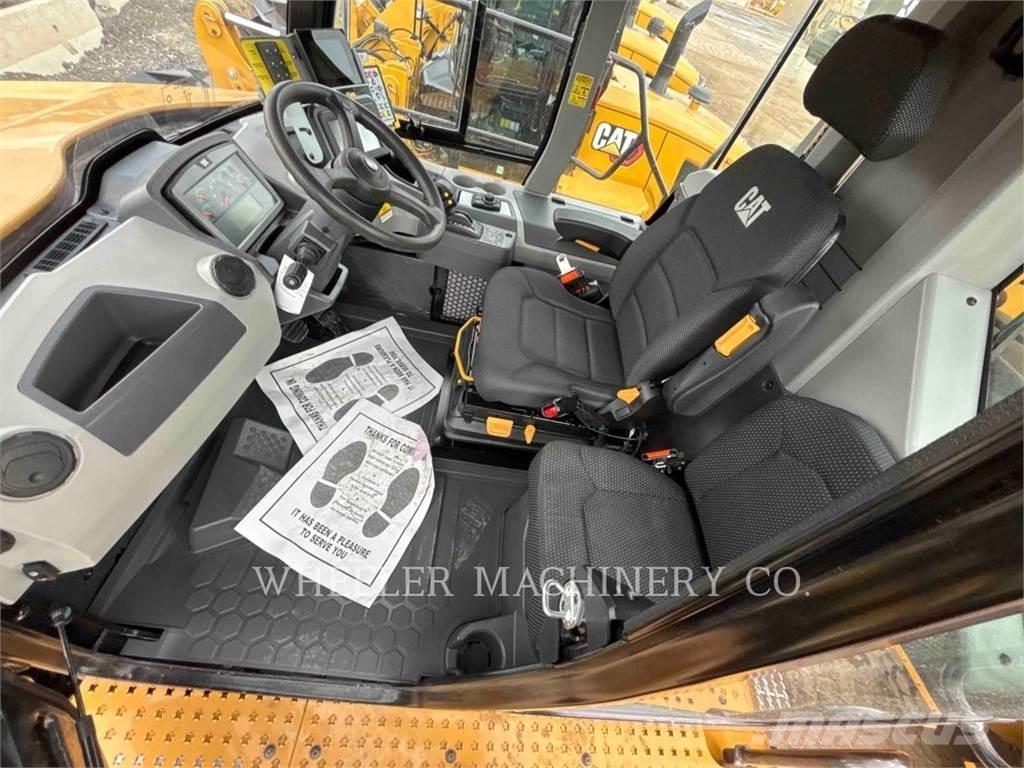 CAT WT 740 GC 탱커 트럭