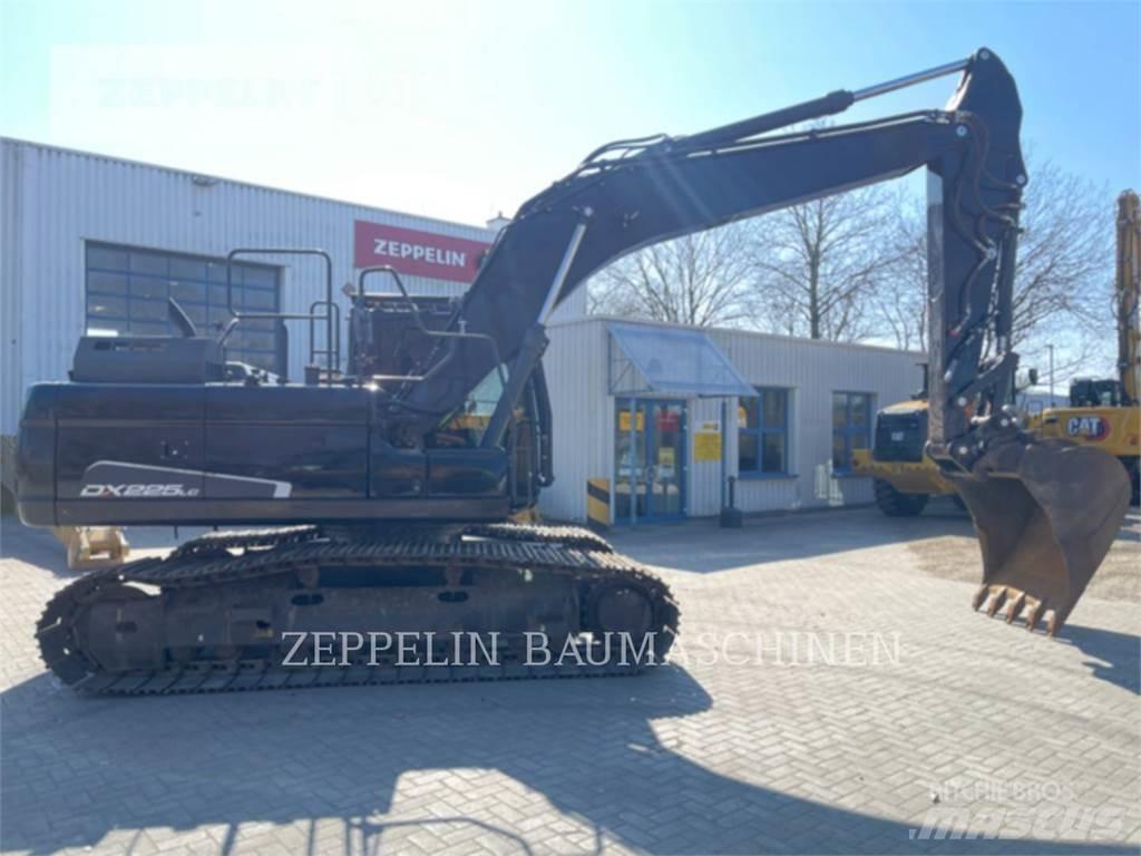 Doosan DX225LC-5 대형 굴삭기 29톤 이상