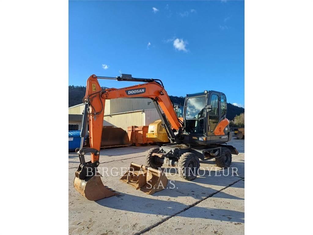 Doosan DX57W-7  휠 굴삭기