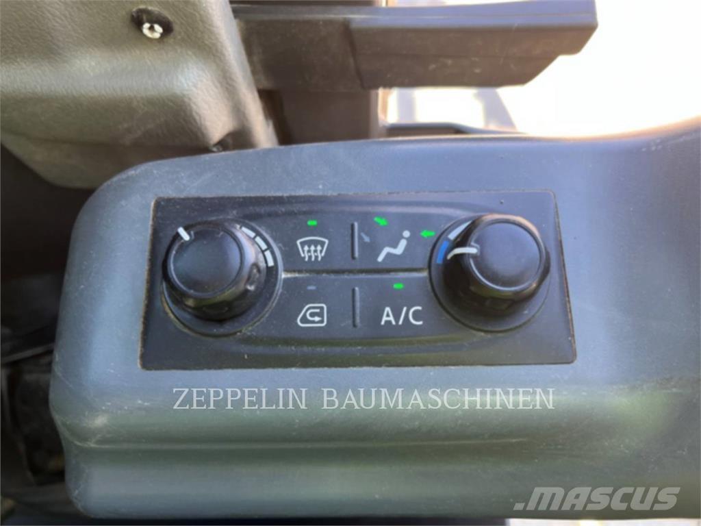 Doosan DX63-3 대형 굴삭기 29톤 이상