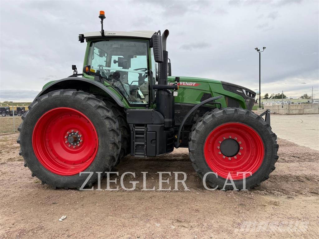 Fendt 933 VARIO 트랙터