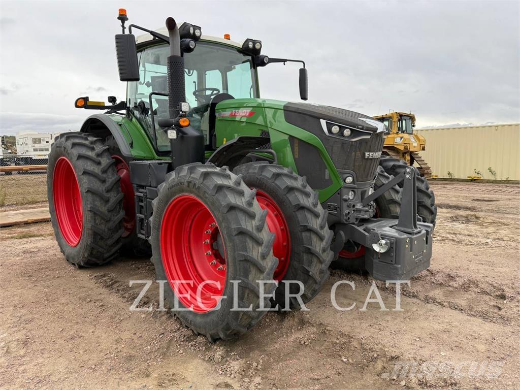 Fendt 933 VARIO 트랙터