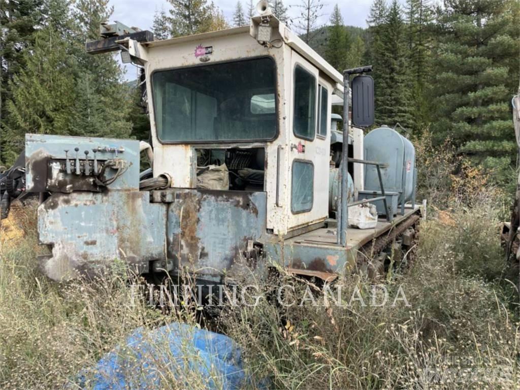Finning M32 도로 굴착기