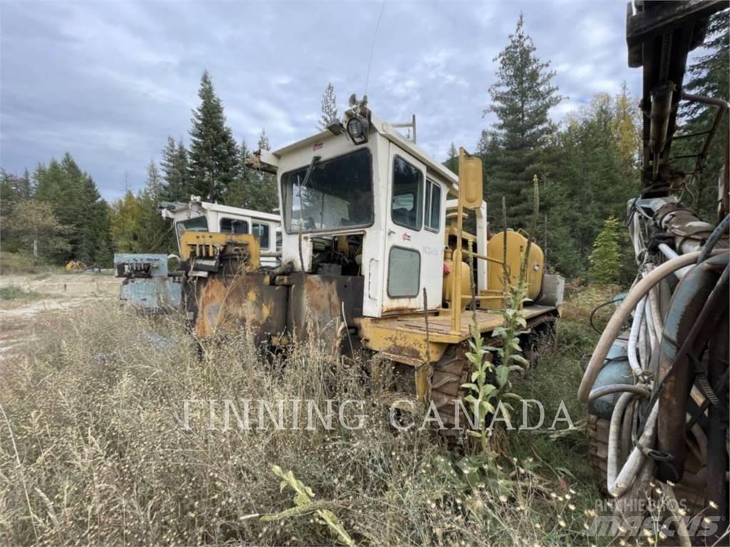 Finning M40 도로 굴착기
