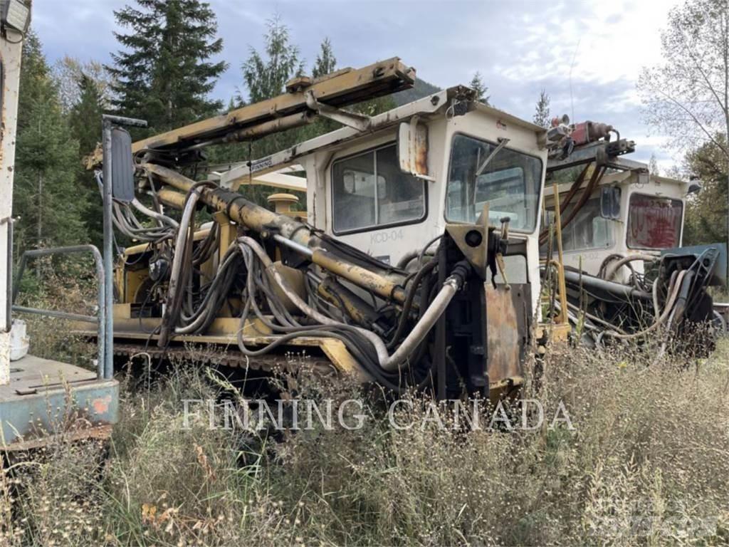 Finning M40 도로 굴착기