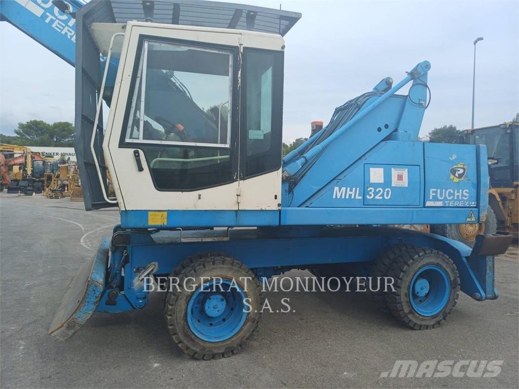 Fuchs MHL320  휠 굴삭기