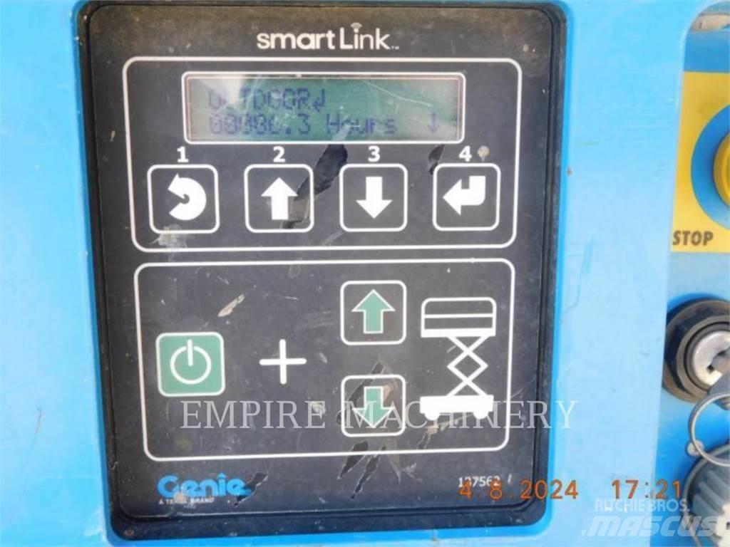 Genie GS1330 관절형 전동이동 리프트