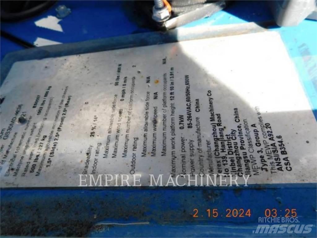 Genie GS1330 관절형 전동이동 리프트