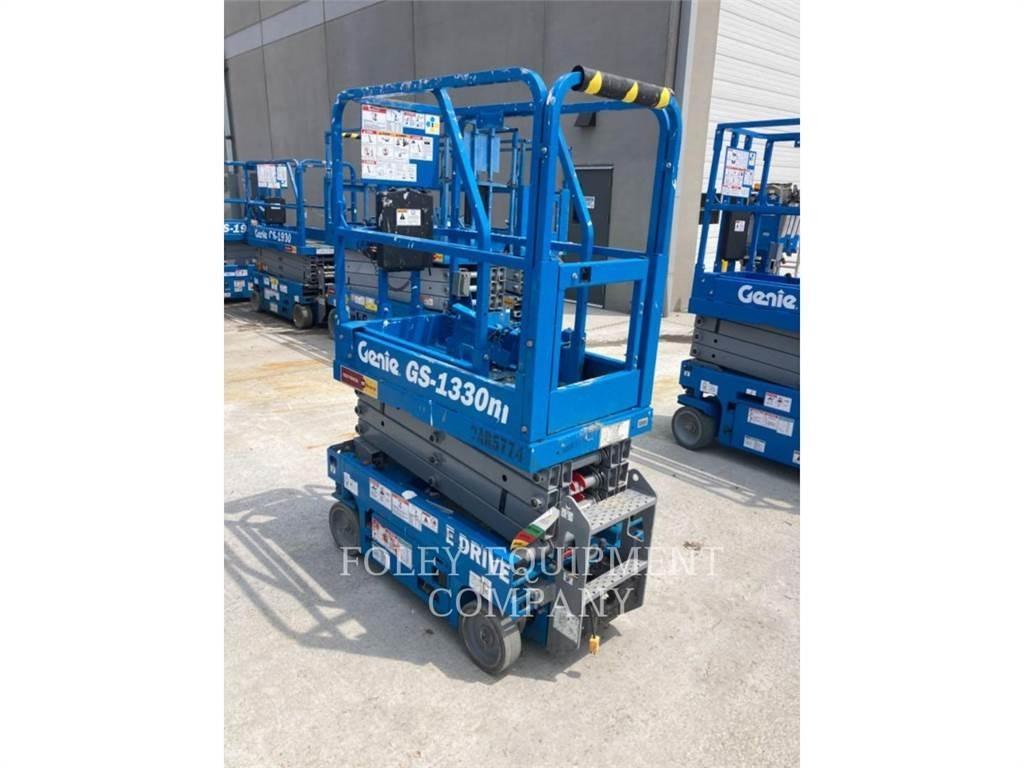 Genie GS1330 가위형 리프트