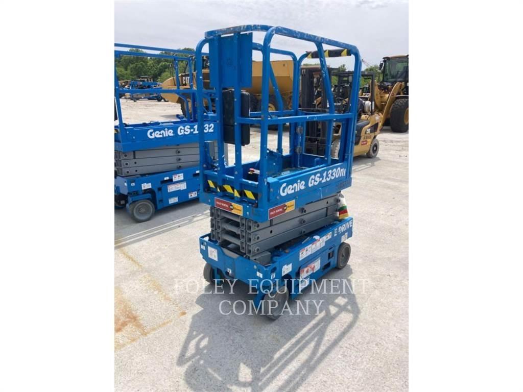 Genie GS1330 가위형 리프트