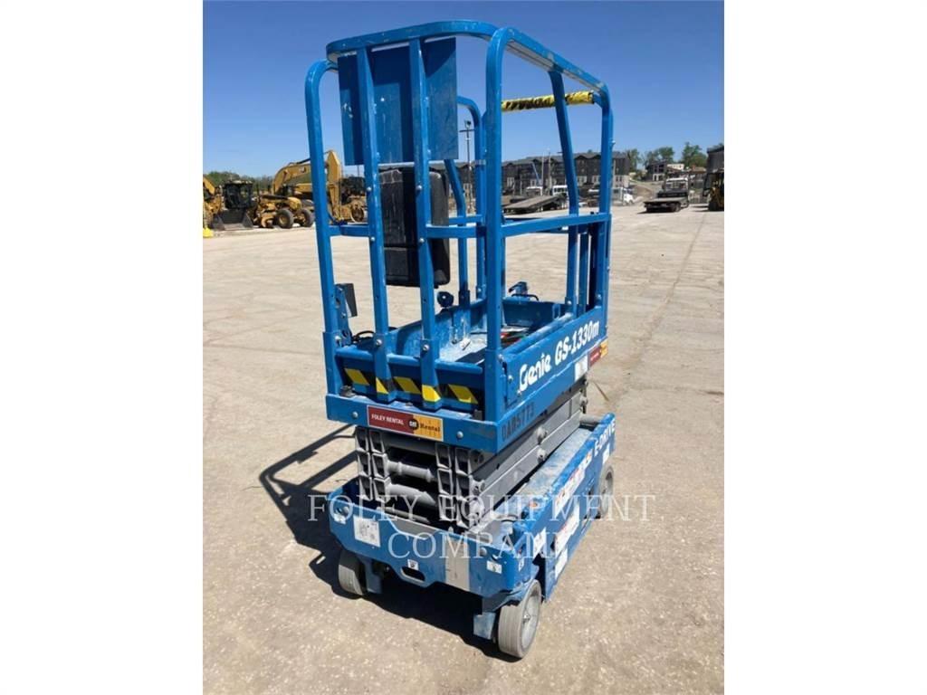 Genie GS1330 가위형 리프트