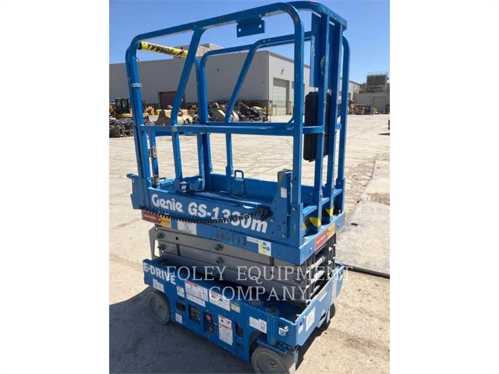 Genie GS1330 가위형 리프트