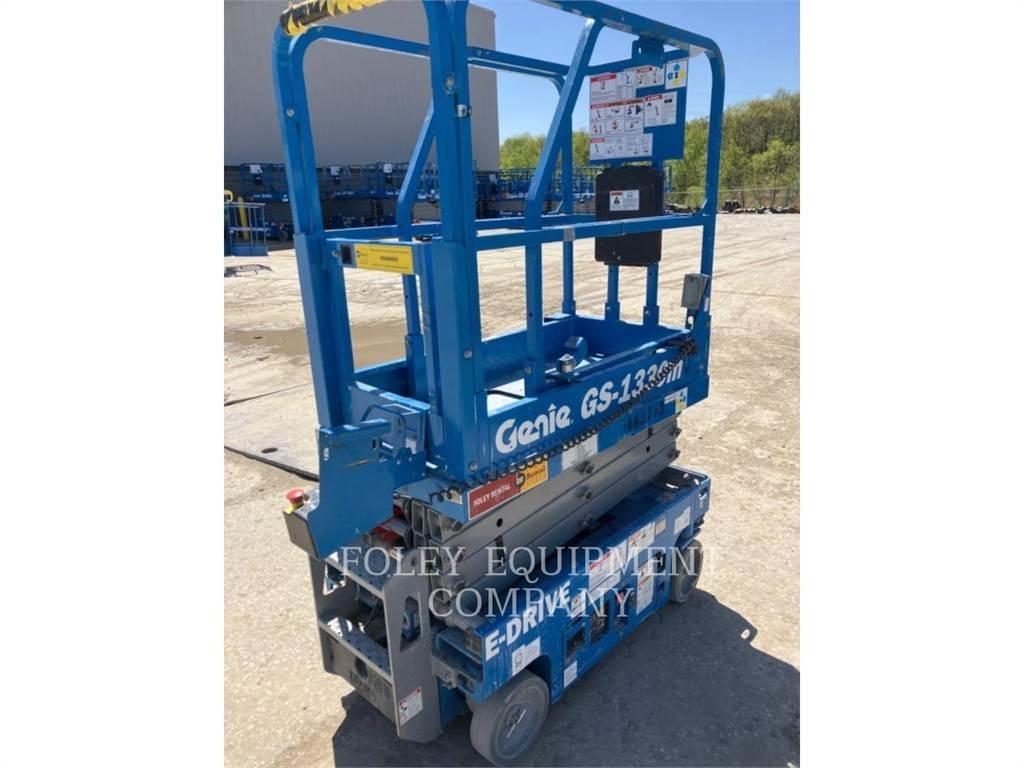 Genie GS1330 가위형 리프트