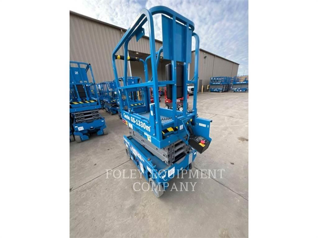 Genie GS1330 가위형 리프트