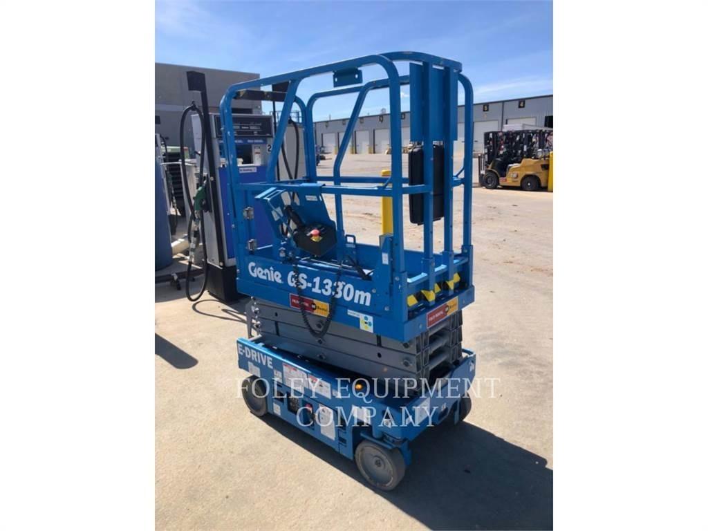 Genie GS1330 가위형 리프트