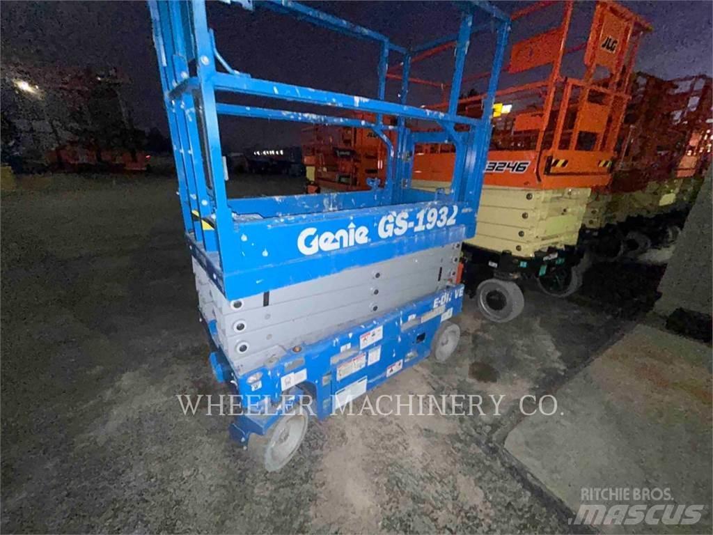 Genie GS1932 가위형 리프트