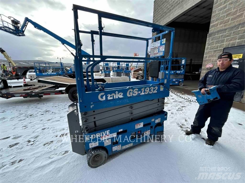 Genie GS1932 가위형 리프트
