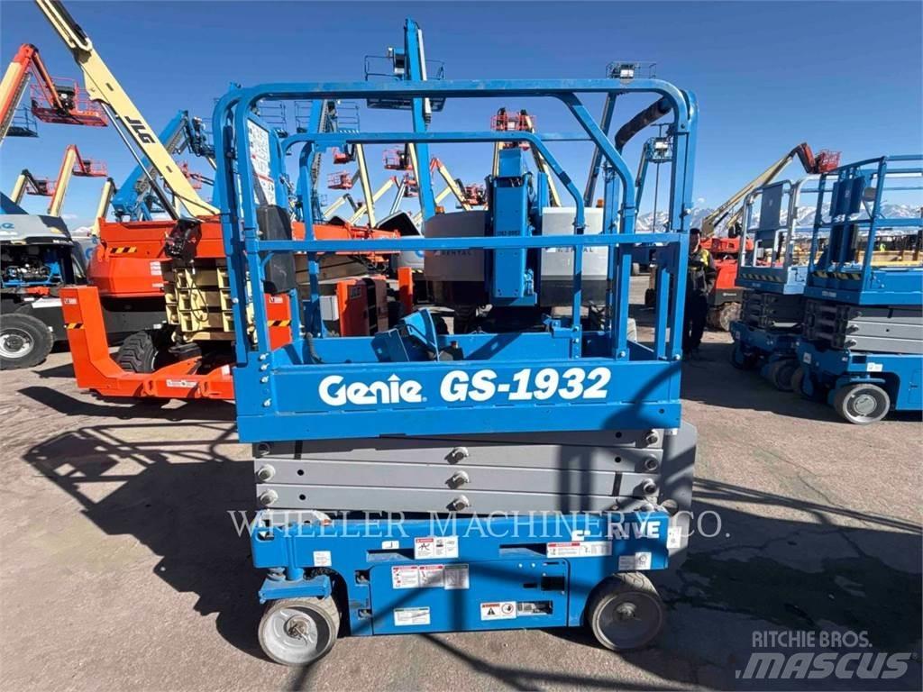 Genie GS1932 가위형 리프트